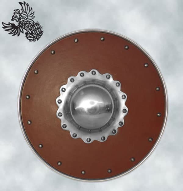 Lederbezogener Buckler mit verziertem Buckel, 30 cm Durchmesser