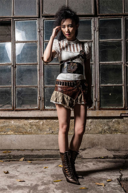 Steampunk belt with clock, black