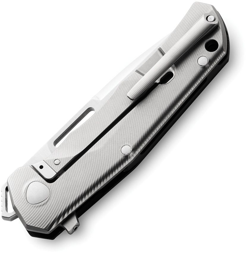 Q4ttro, Griff aus grünem Sackleinen-Micarta/mattem Titan