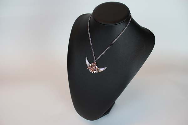 Steampunk Anhänger mit Kette - Königsflügel