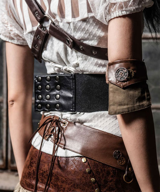 Steampunk belt with clock, black