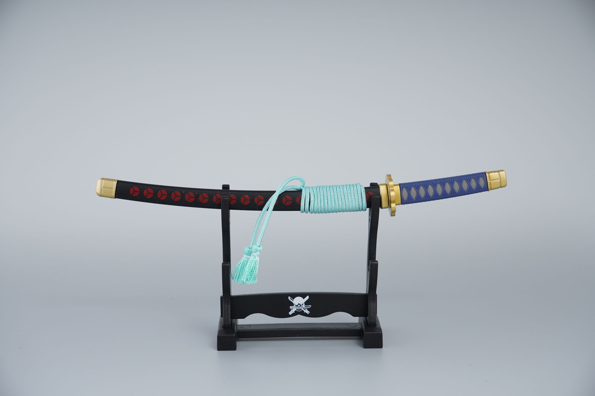 One Piece: Zoro's "Shuusui" Mini-Katana Brieföffner – Geschenk-Set in Holzbox
