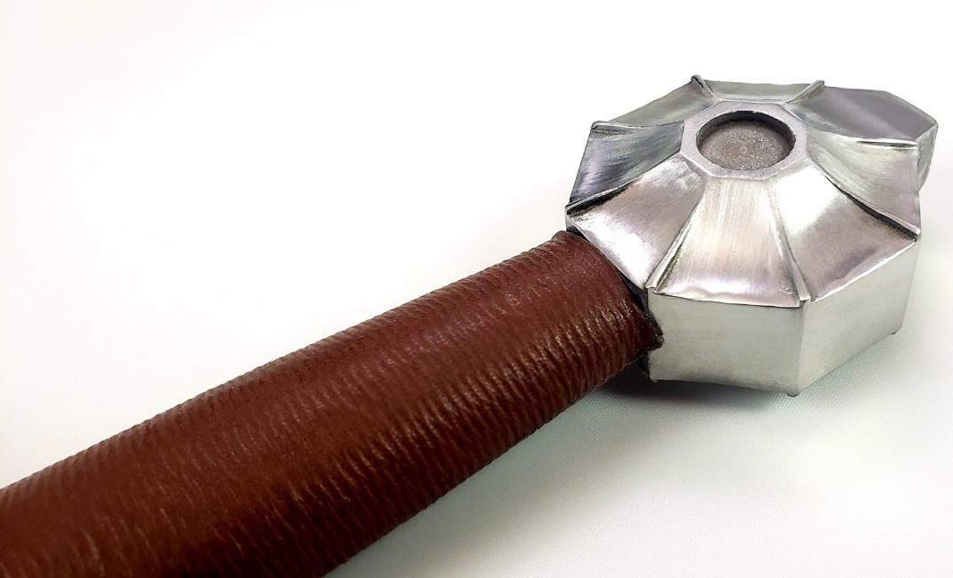 Schwarzer Ritterdolch