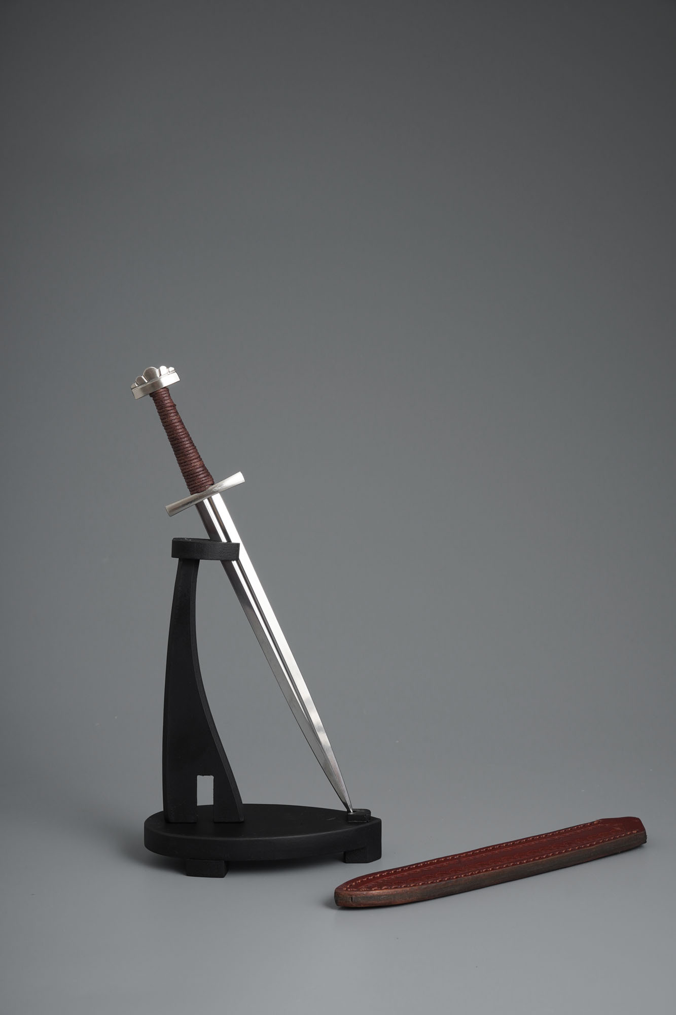 Wikinger Dolch / Brieföffner mit Scheide und Ständer