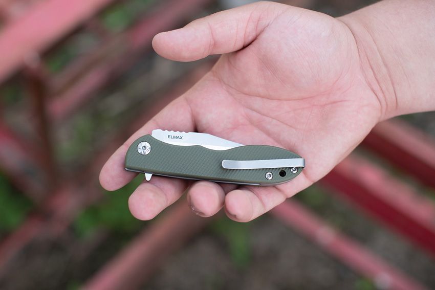 Mini-Scandi-Messer, satinierte Elmax-Clip-Point-Klinge, gefräste grüne G10-Griffe