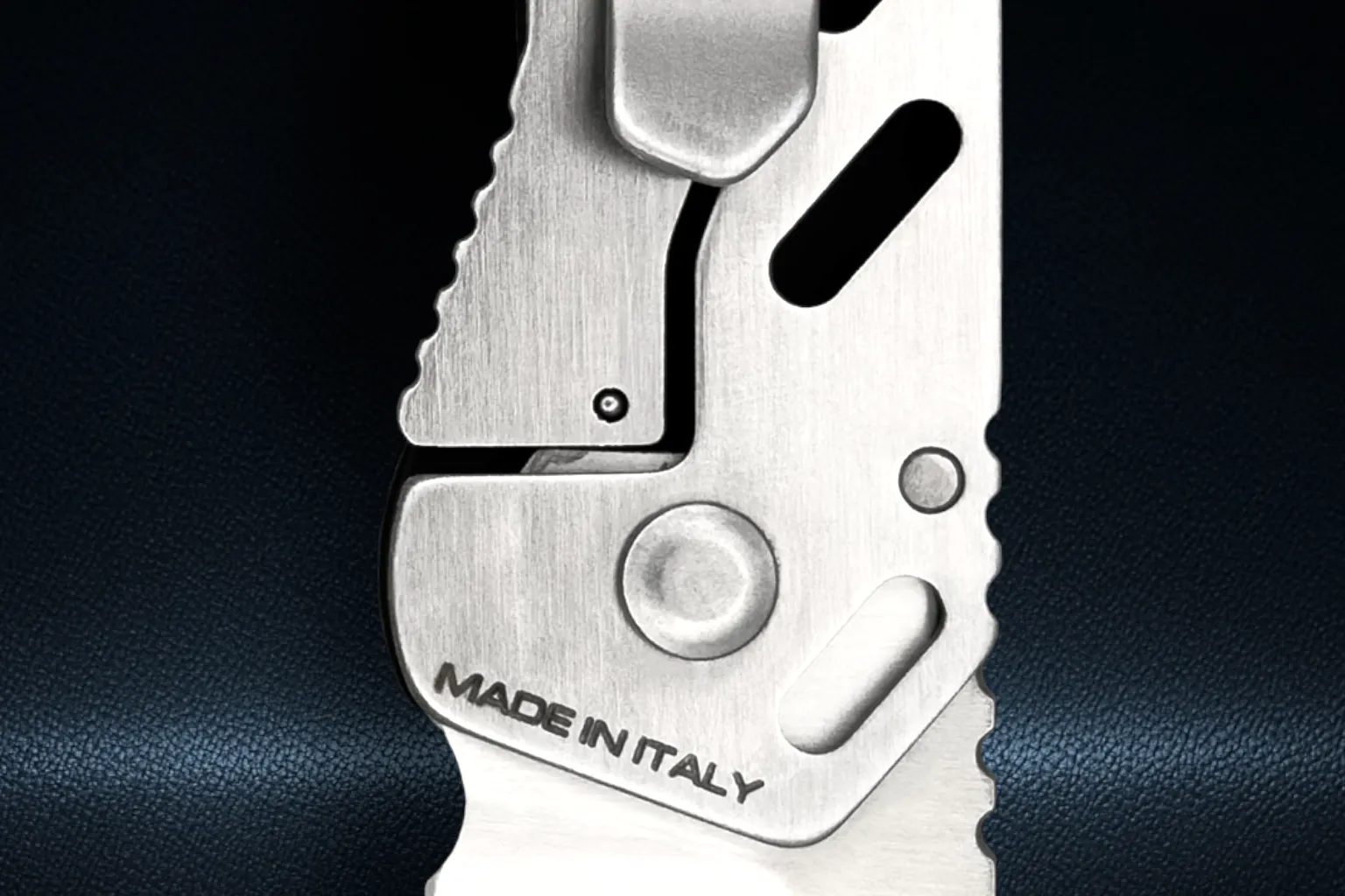 ANT URBAN SF BLACK SATIN