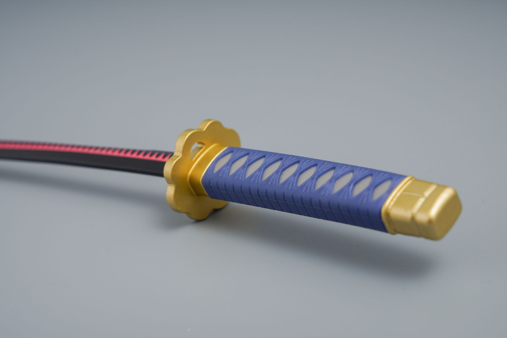 One Piece: Zoro's "Shuusui" Mini-Katana Brieföffner – Geschenk-Set in Holzbox