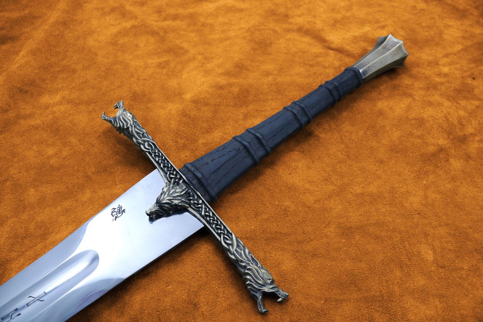 The Eindride Lone Wolf Medieval Sword