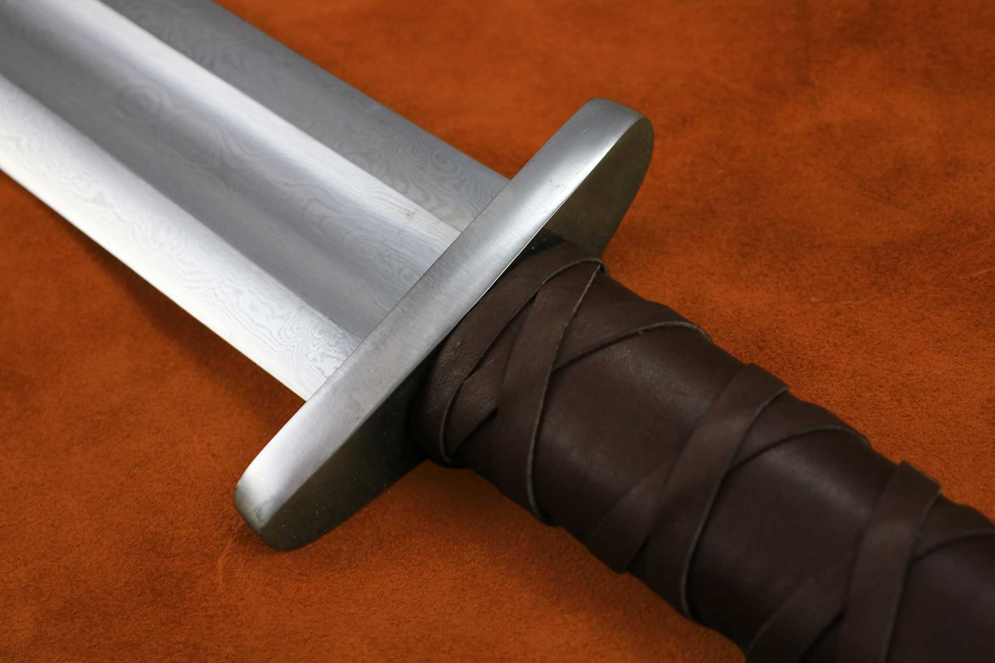 Guardlan Schwert mit Klinge aus gefaltetem Stahl 