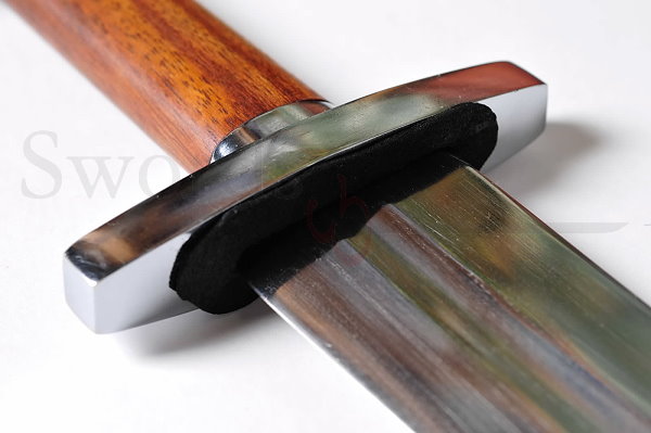 Wikingerschwert mit Scheide