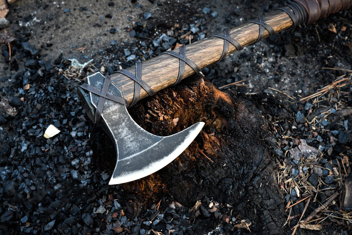 Vikings - Axe of Ragnar Lothbrok - Handforged