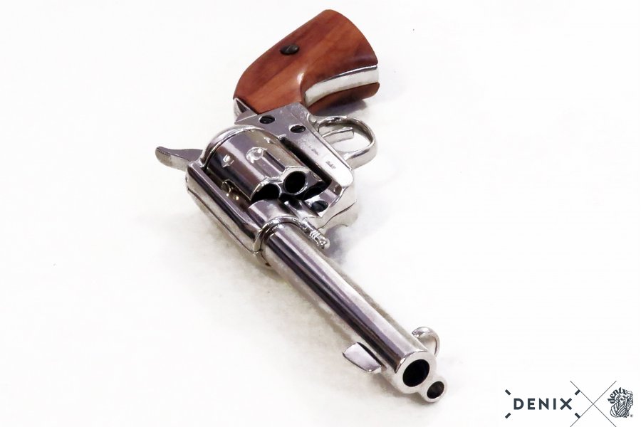 45er Colt Peacemaker vernickelt mit Holzgriff 45er Colt Peacemaker vernickelt mit Holzgriff