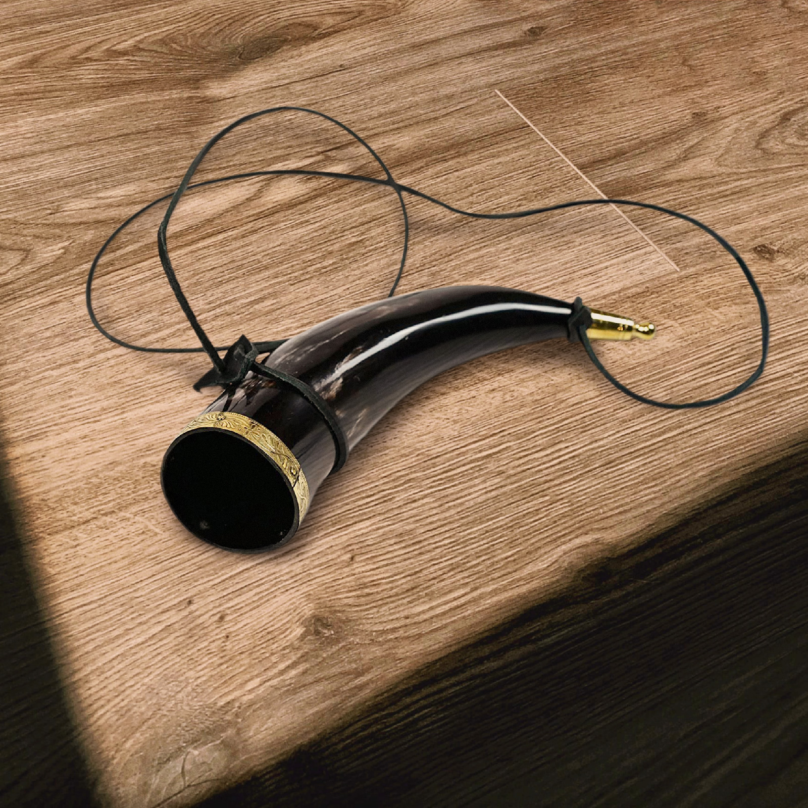 Wikingerhorn mit Schultergurt aus Leder