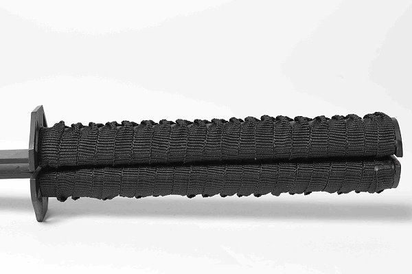 Doppel-Schwert mit Scheide