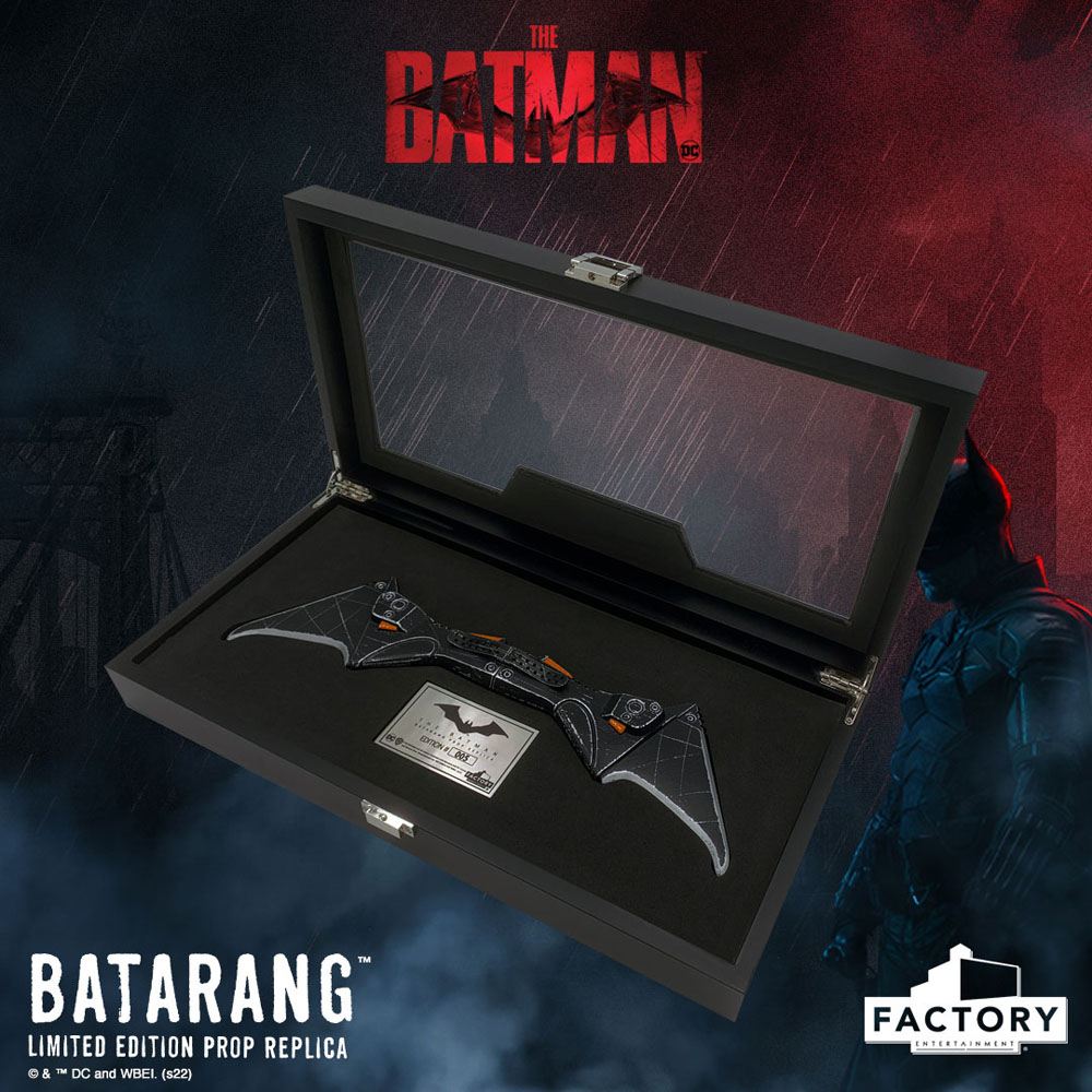 The Batman Replik 1/1 Batarang Limited Edition 36 cm