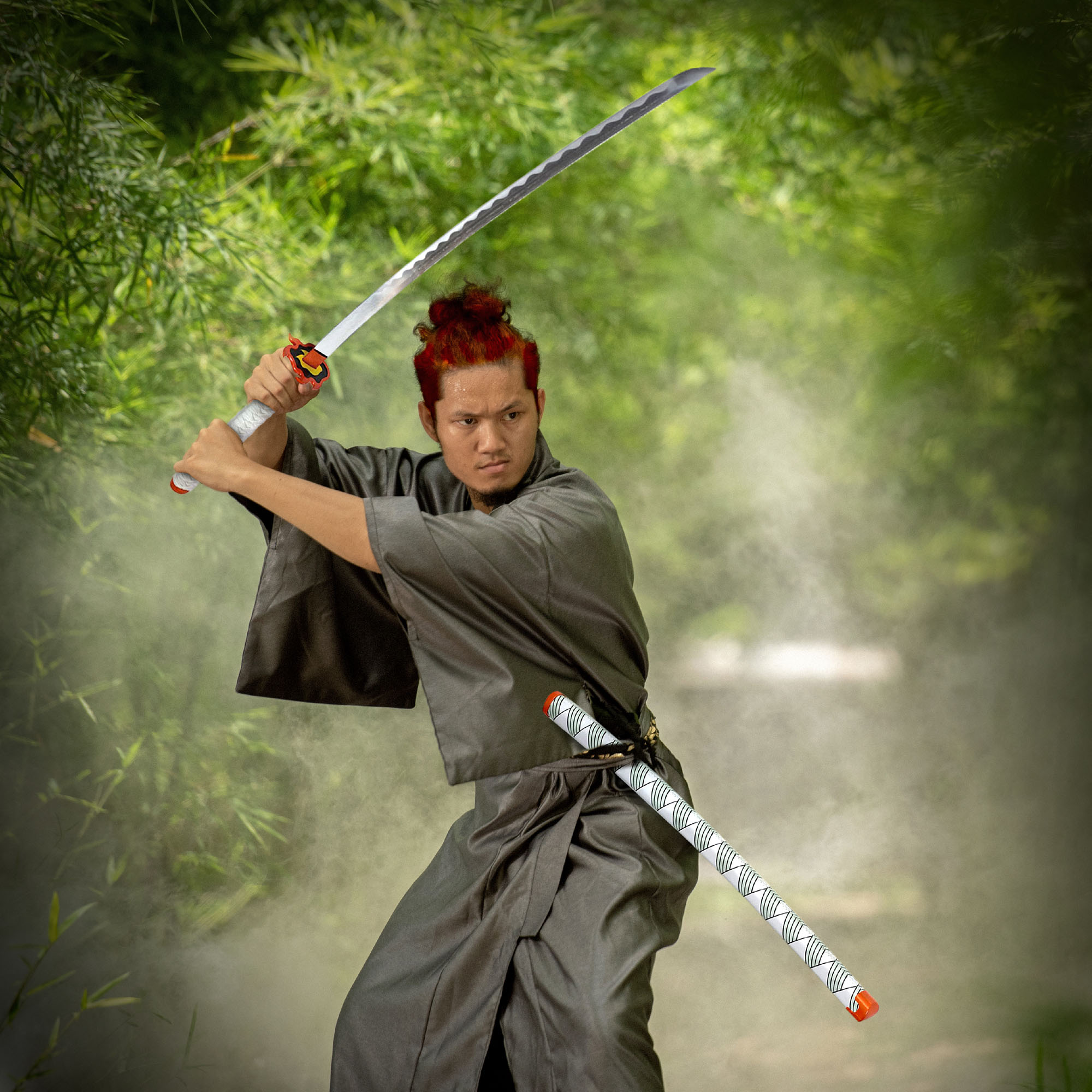 Demon Slayer: Kimetsu no Yaiba - Rengoku Kyoujurou Schwert - handgeschmiedet und gefaltet, Set