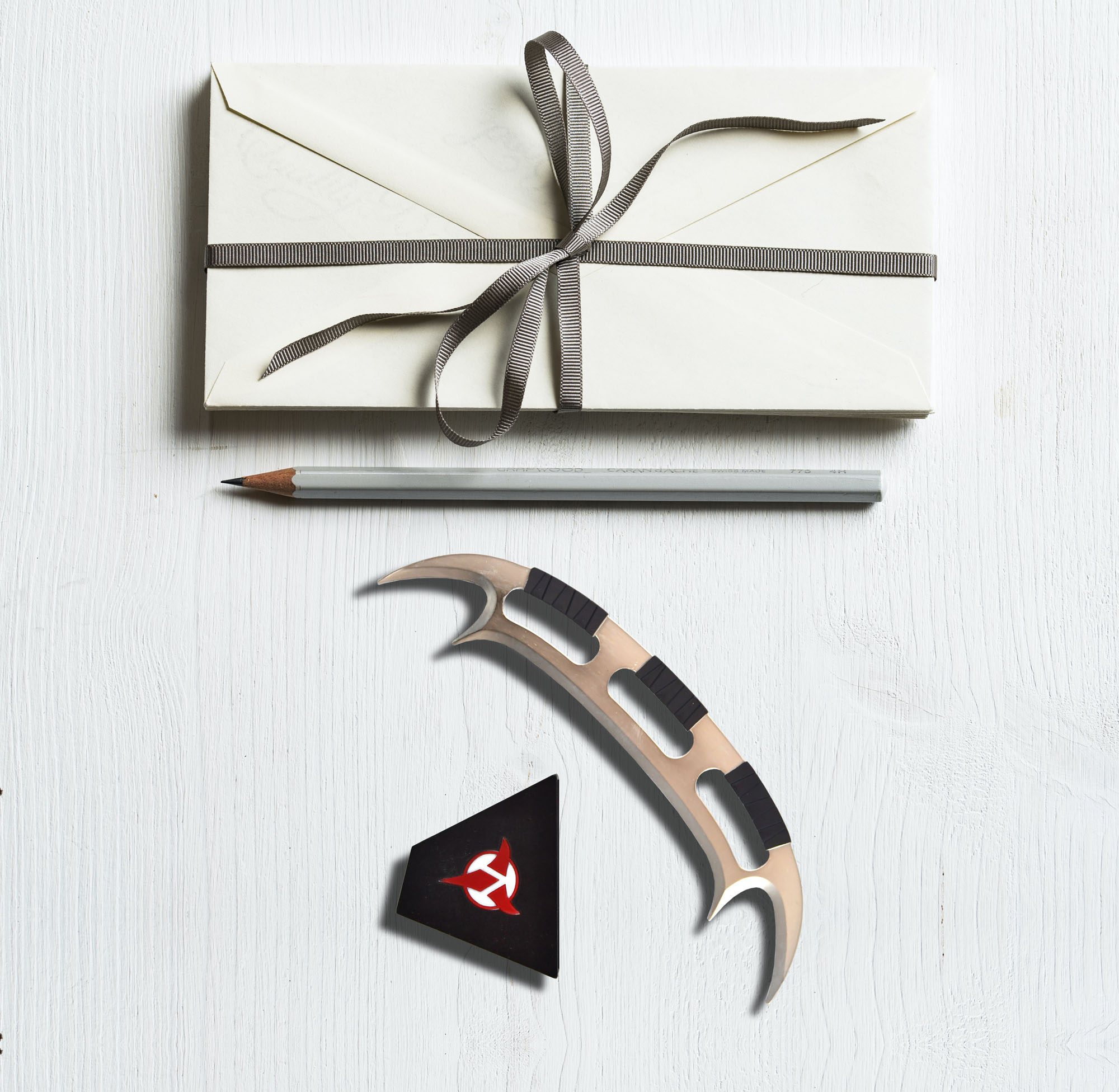 Star Trek - Klingon Bat'Leth with Stand, Letter Opener, Miniature