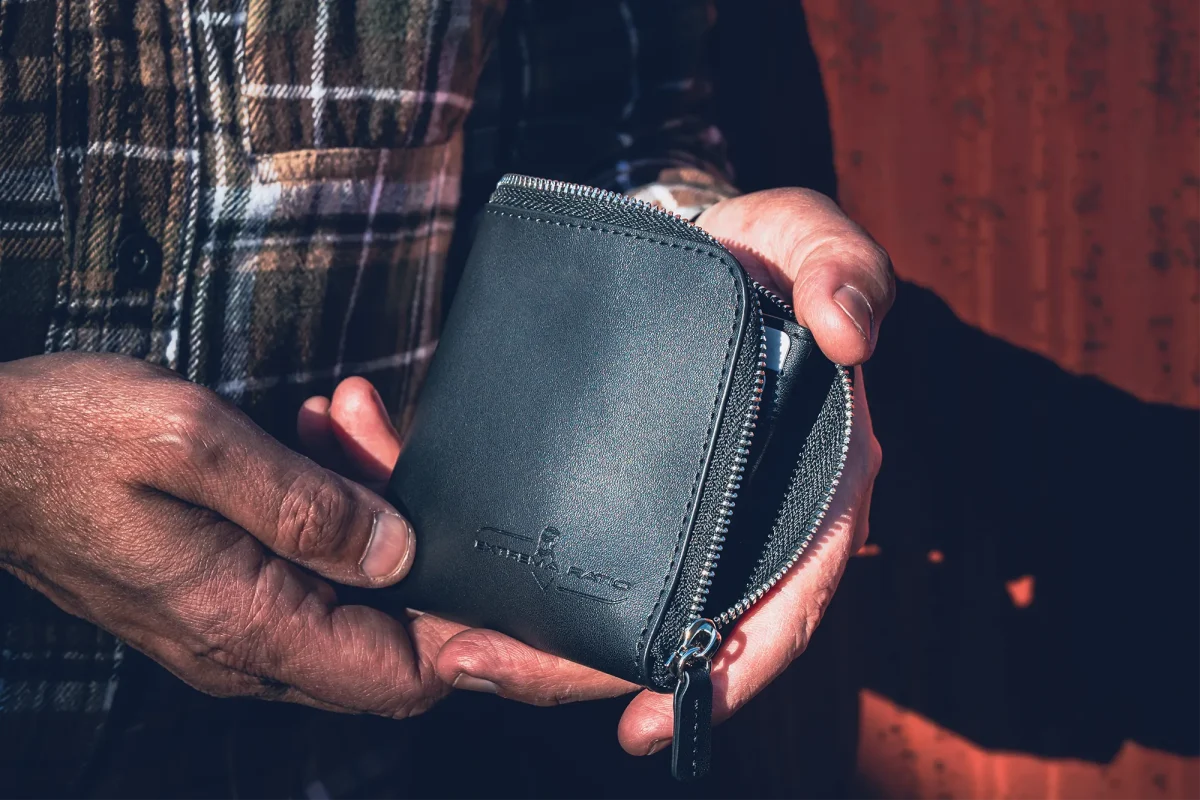 Die Carry Leder-Geldbörse mit Reißverschluss