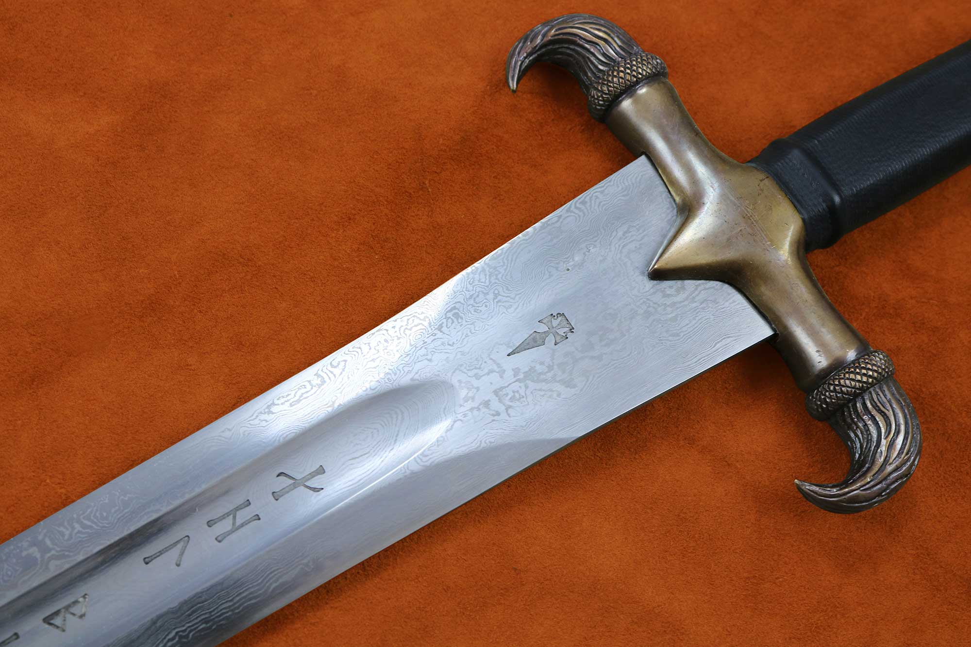 Erland Schwert mit Klinge aus gefaltetem Stahl 