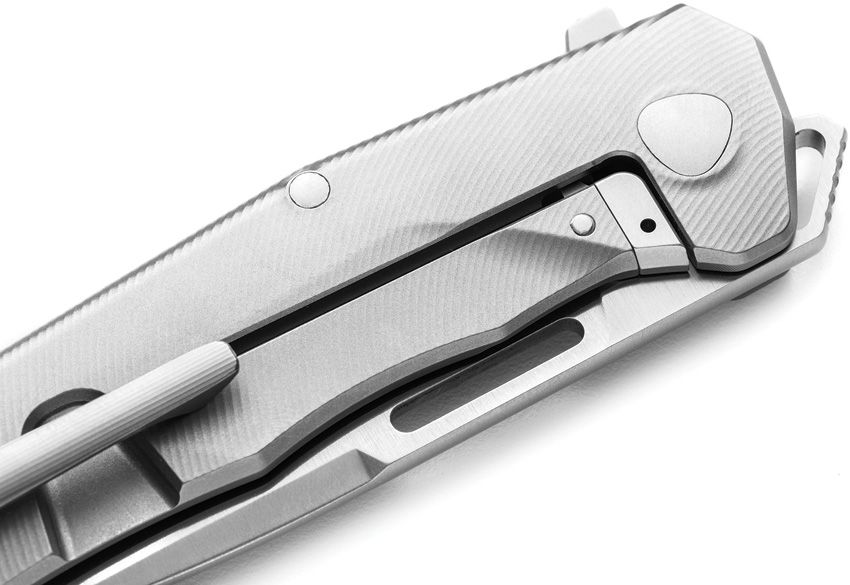 Q4ttro, Griff aus grünem Sackleinen-Micarta/mattem Titan