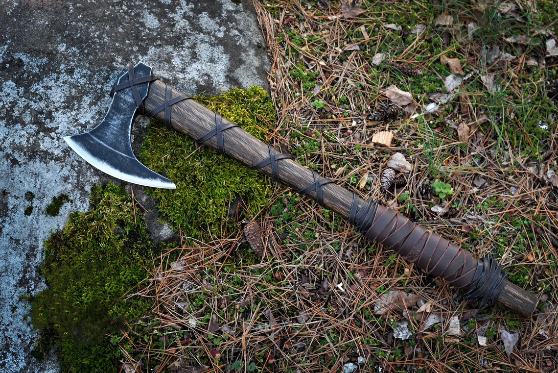 Vikings - Axt von Ragnar Lothbrok - Handgeschmiedet Vikings - Axt von Ragnar Lothbrok - Handgeschmiedet