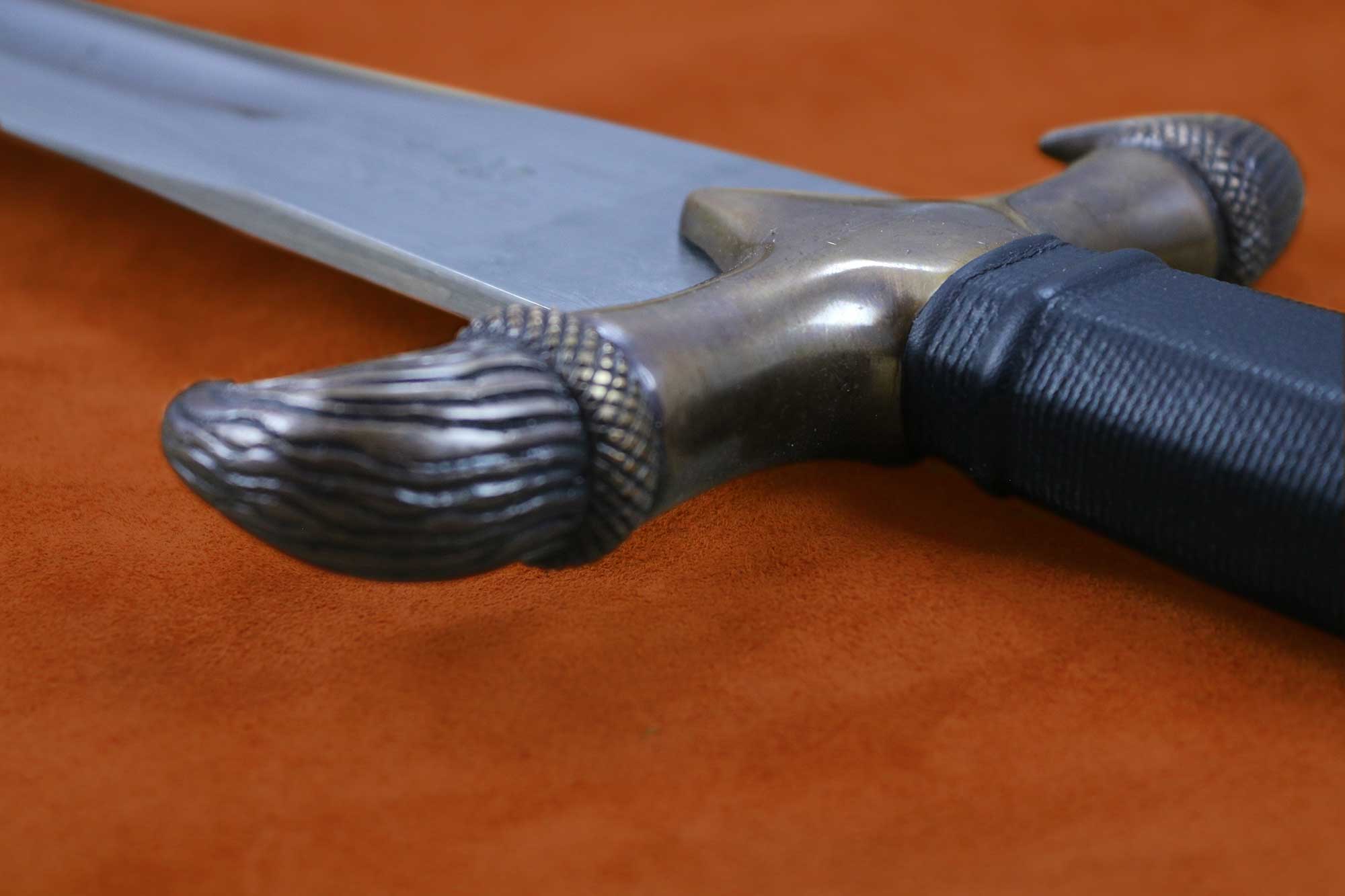 Erland Schwert mit Klinge aus gefaltetem Stahl 