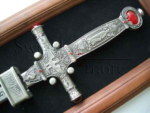 Harry Potter – The Godric Griffindor Sword Harry Potter – The Godric Griffindor Sword