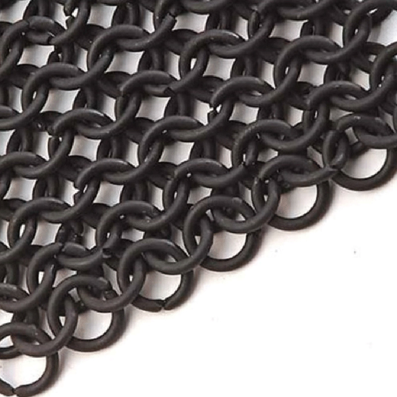 Brünne mit schwarzen Ringen