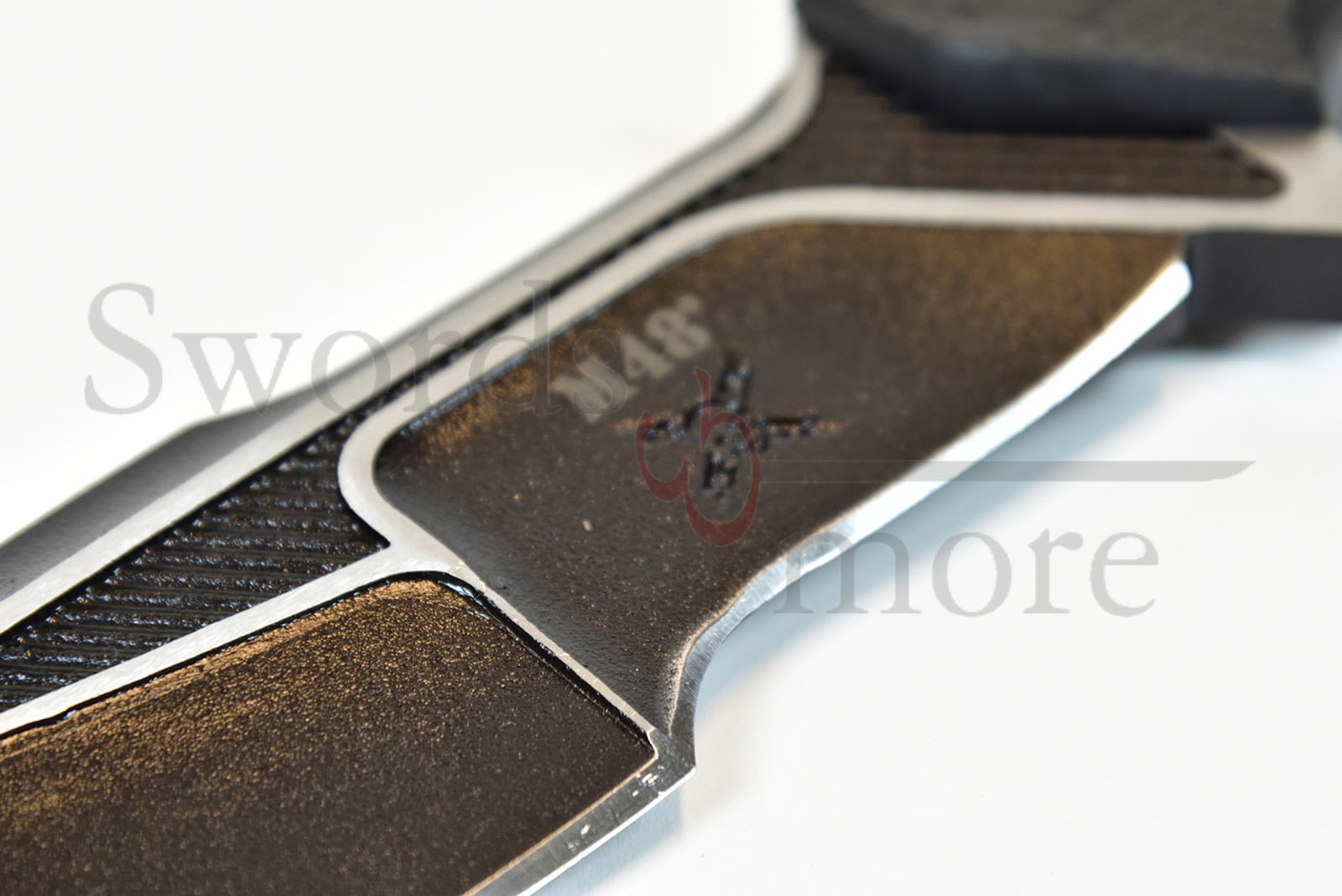 M48 Liberator Messer mit festgestellter Klinge und Scheide