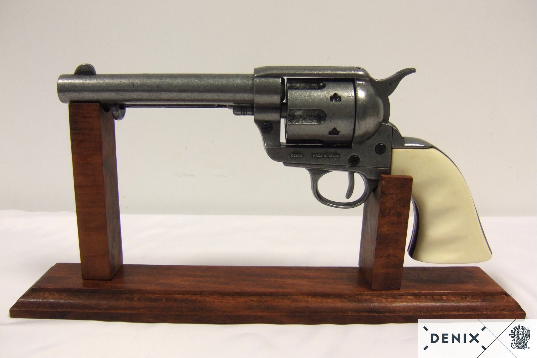 45er Colt Peacemaker, gray