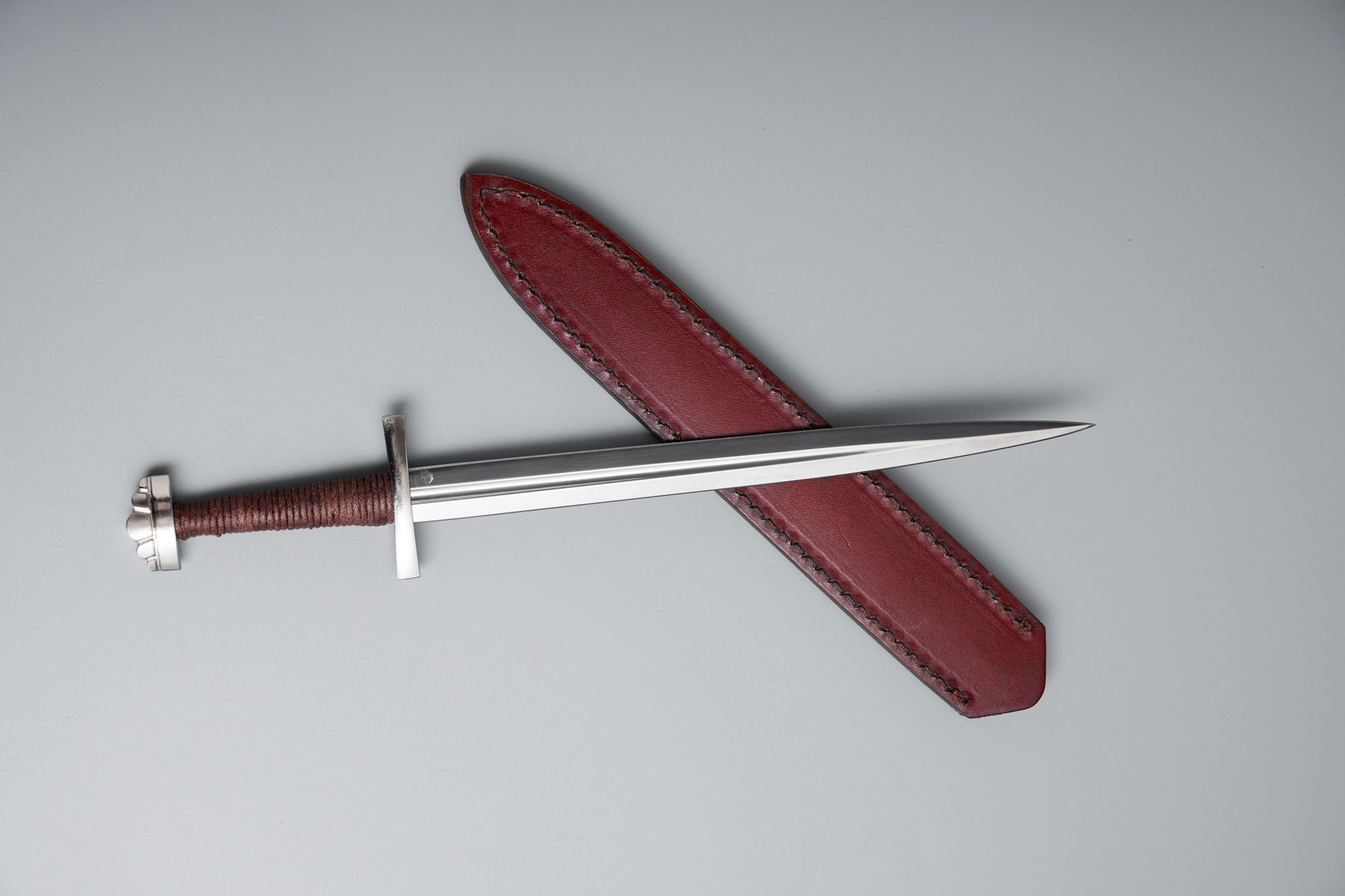 Wikinger Dolch / Brieföffner mit Scheide und Ständer