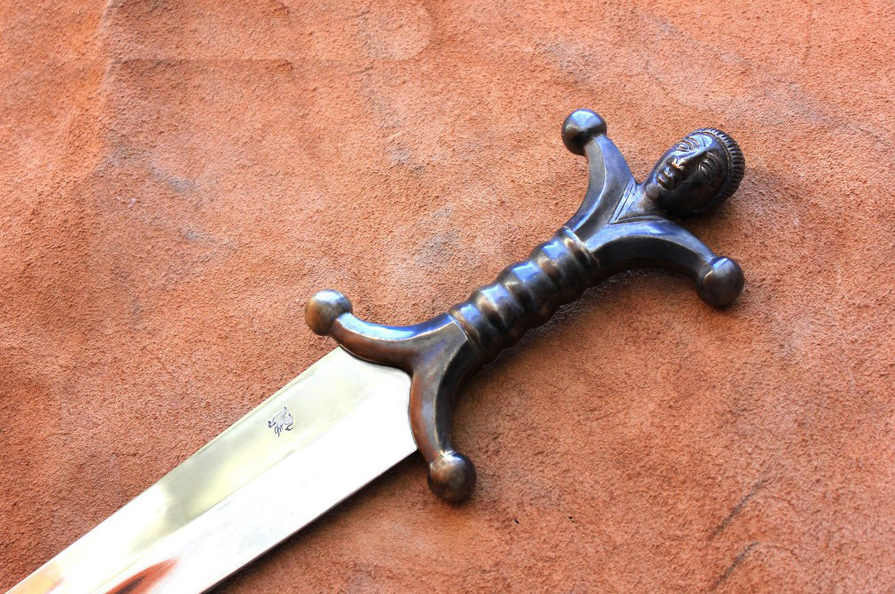 Anthropomorphes Keltisches Mittelalterschwert