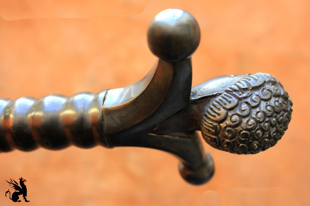 Anthropomorphes Keltisches Mittelalterschwert