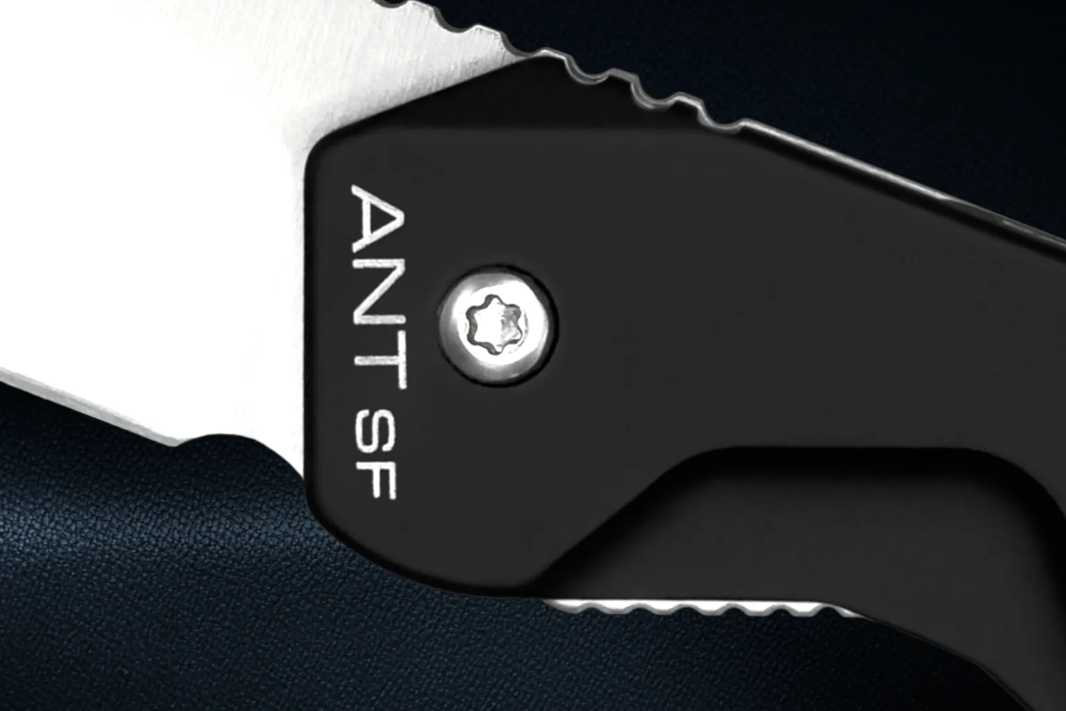 ANT URBAN SF BLACK SATIN