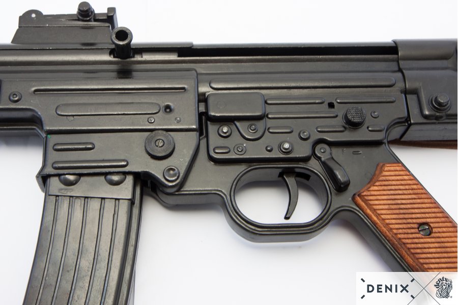 German MP 44 "Schmeisser" without belt made of metal, 9 mm, STG, 2nd WW, 1943