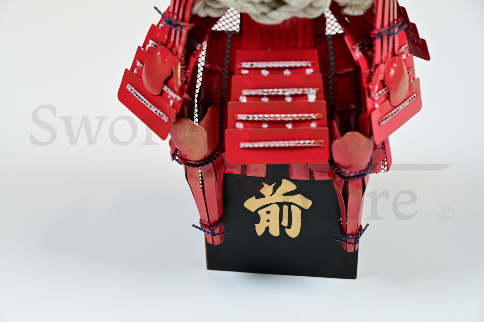 Japanese samurai armor miniature, red