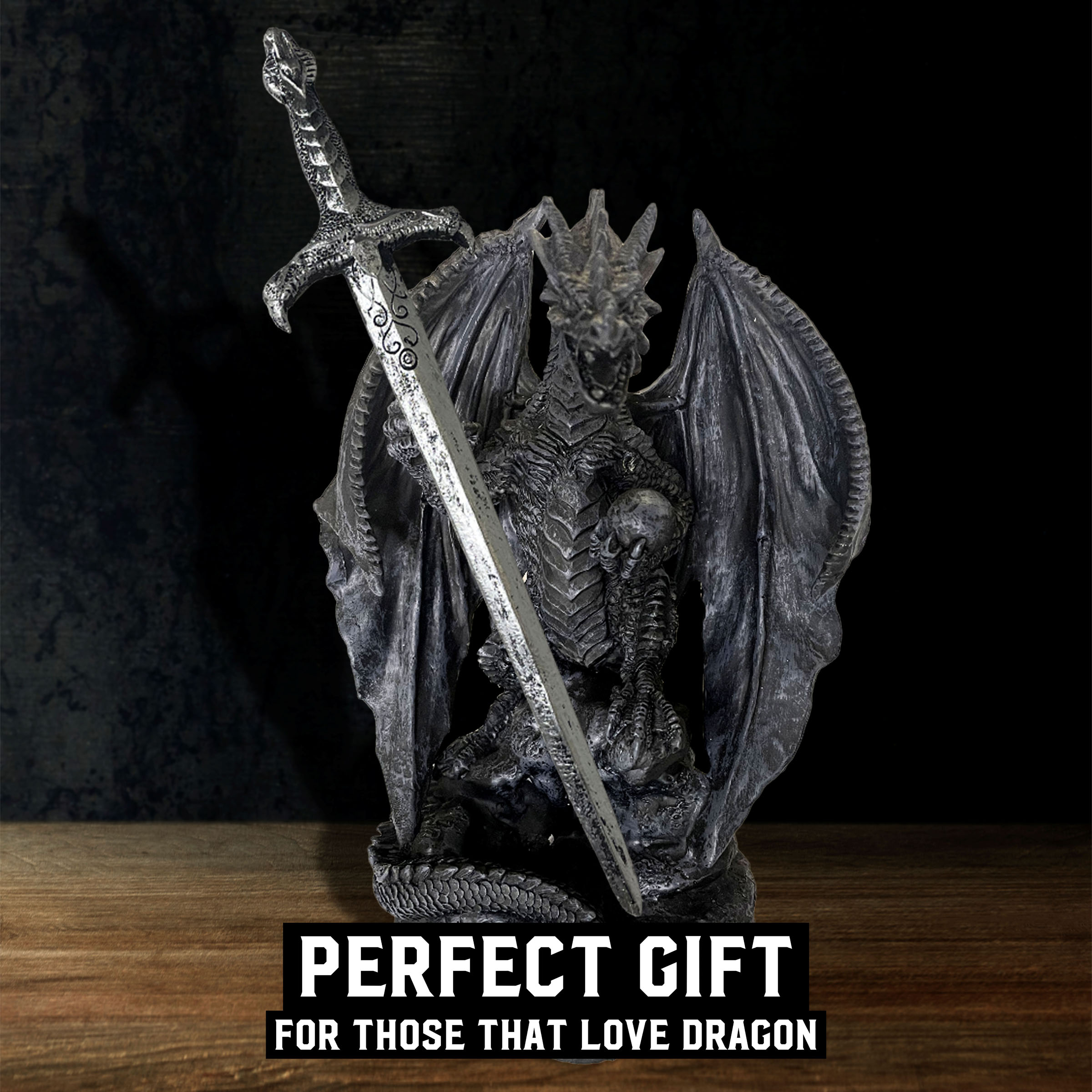 Drache mit Schwert aus Resin