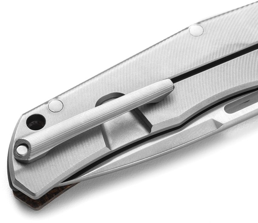 Q4ttro, Griff aus grünem Sackleinen-Micarta/mattem Titan