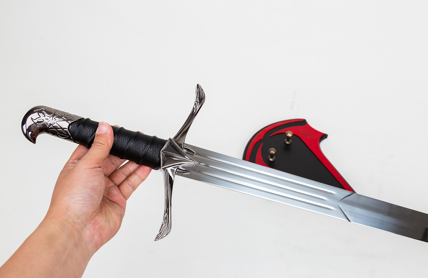 Assassin's Creed: Sword of Altaïr – 38.2" Steel Replica with Wooden Plaque