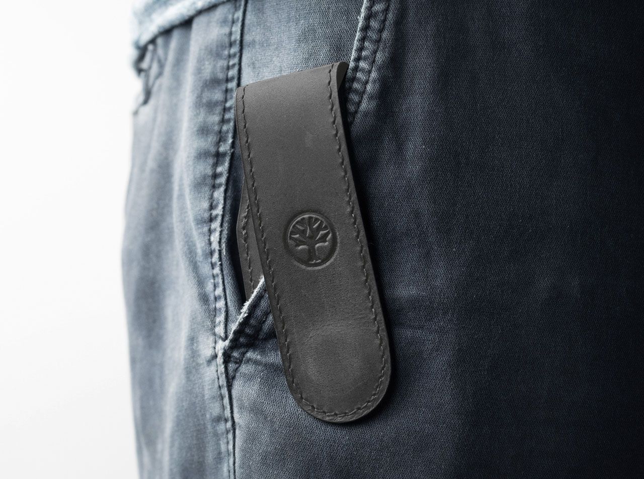 Magnetic Leather Pouch Black Small
