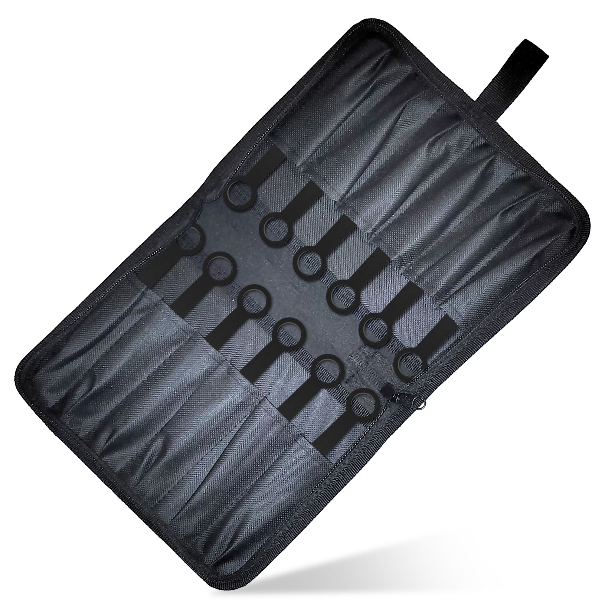 12 schwarze Wurfmesser mit Zielscheibe