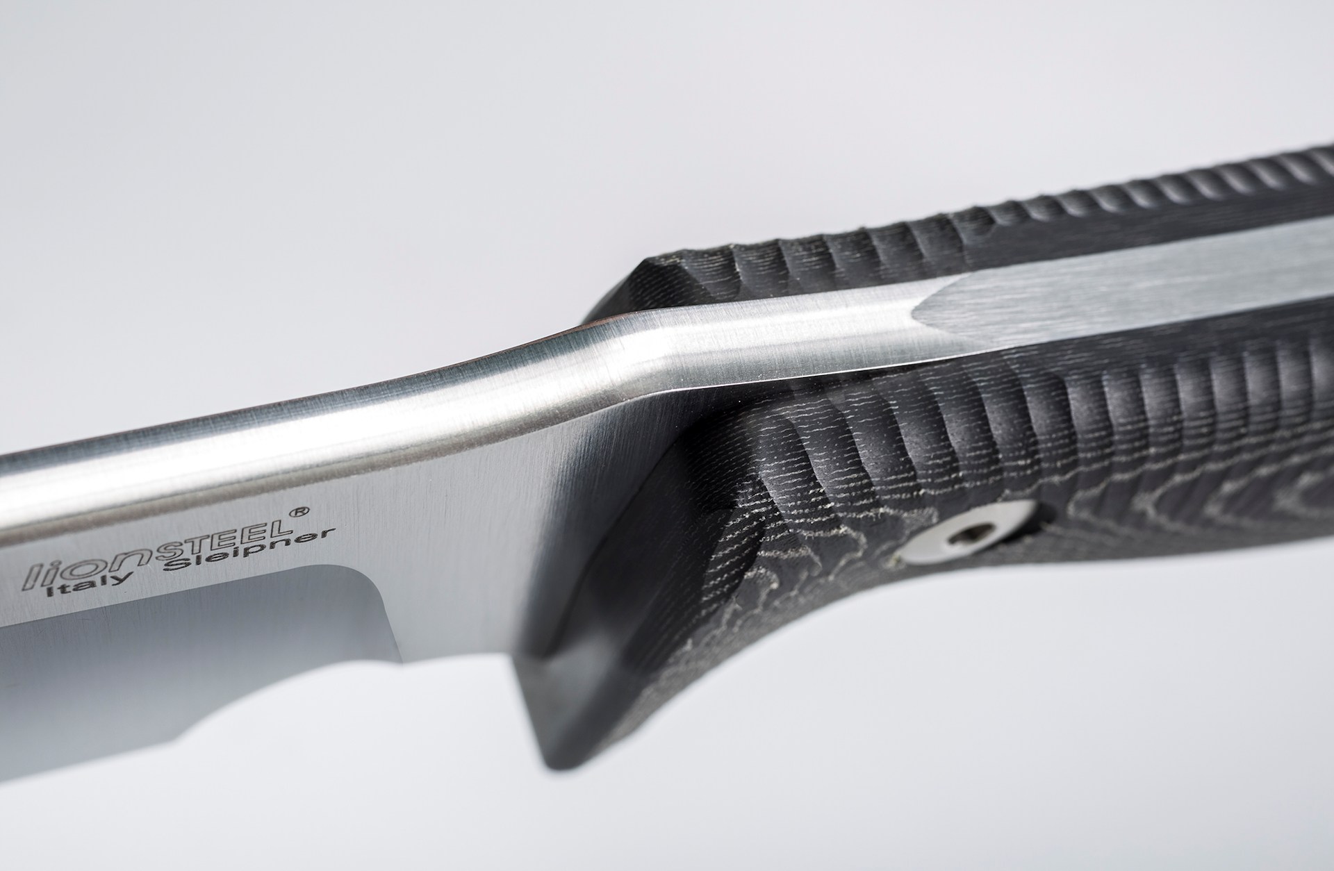 M7 - Black micarta, Silver Blade
