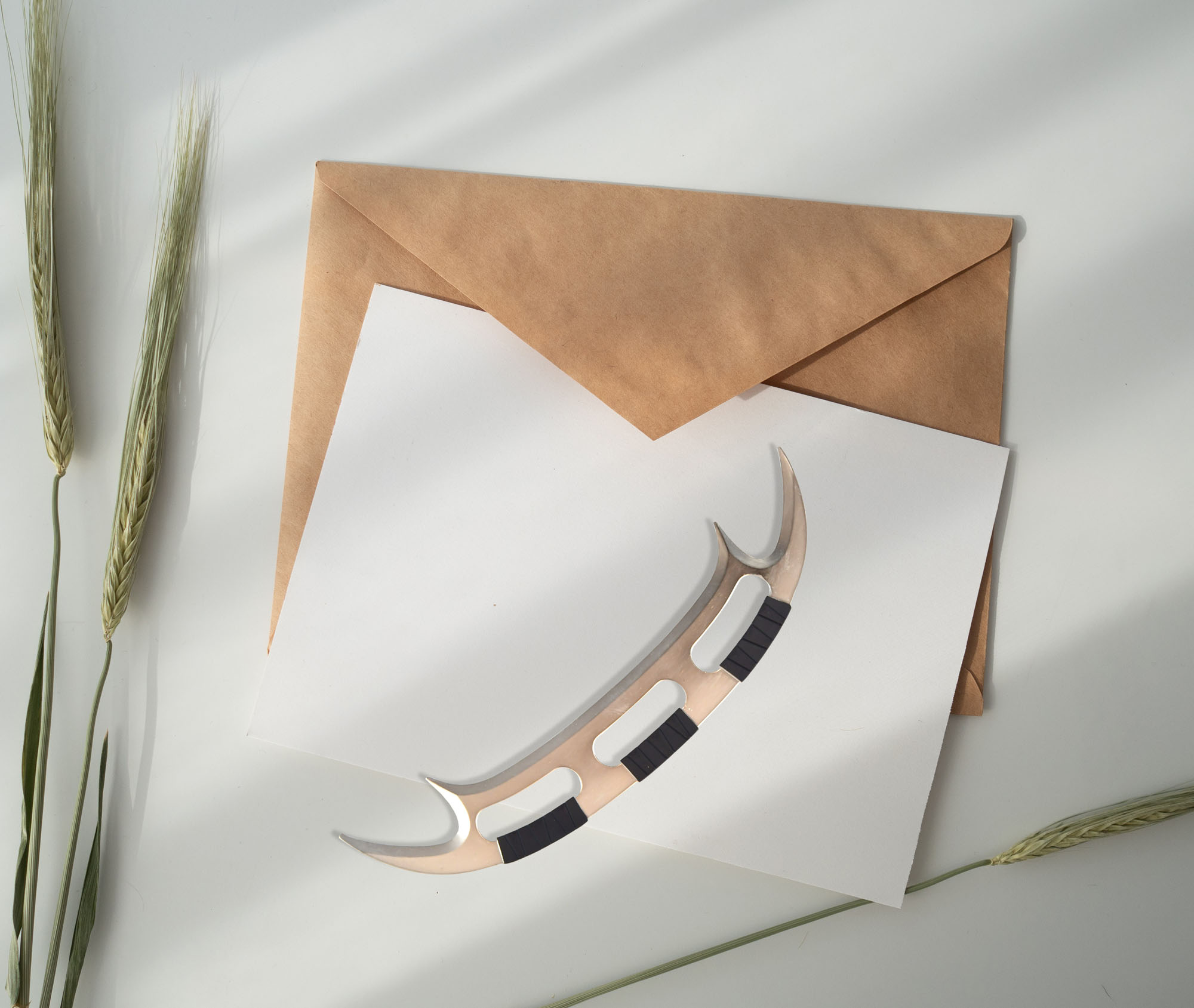 Star Trek - Klingon Bat'Leth with Stand, Letter Opener, Miniature