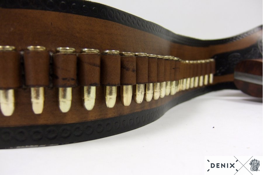 Leather belt including 24 balls, for 1 Colt
