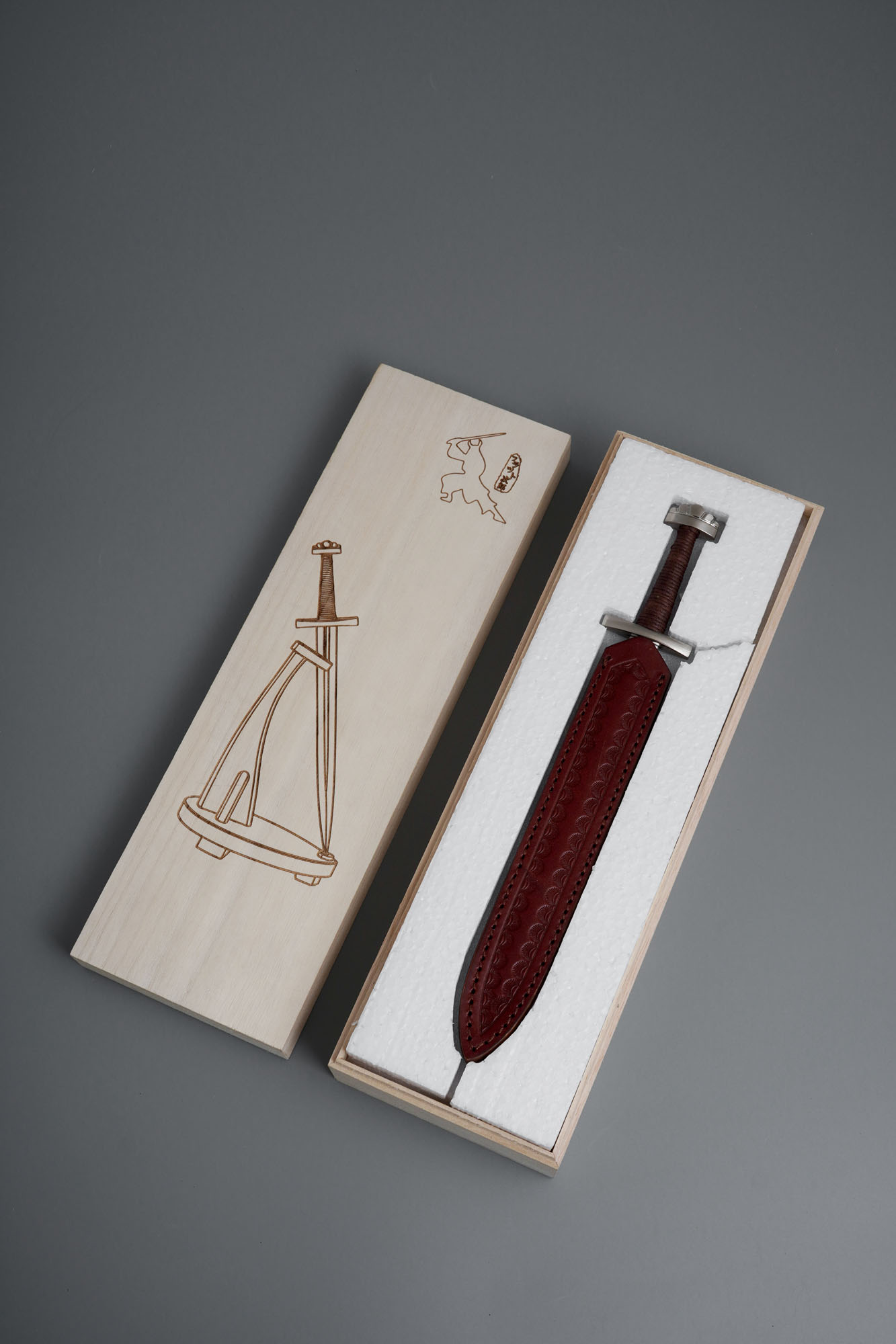 Wikinger Dolch / Brieföffner mit Scheide und Ständer