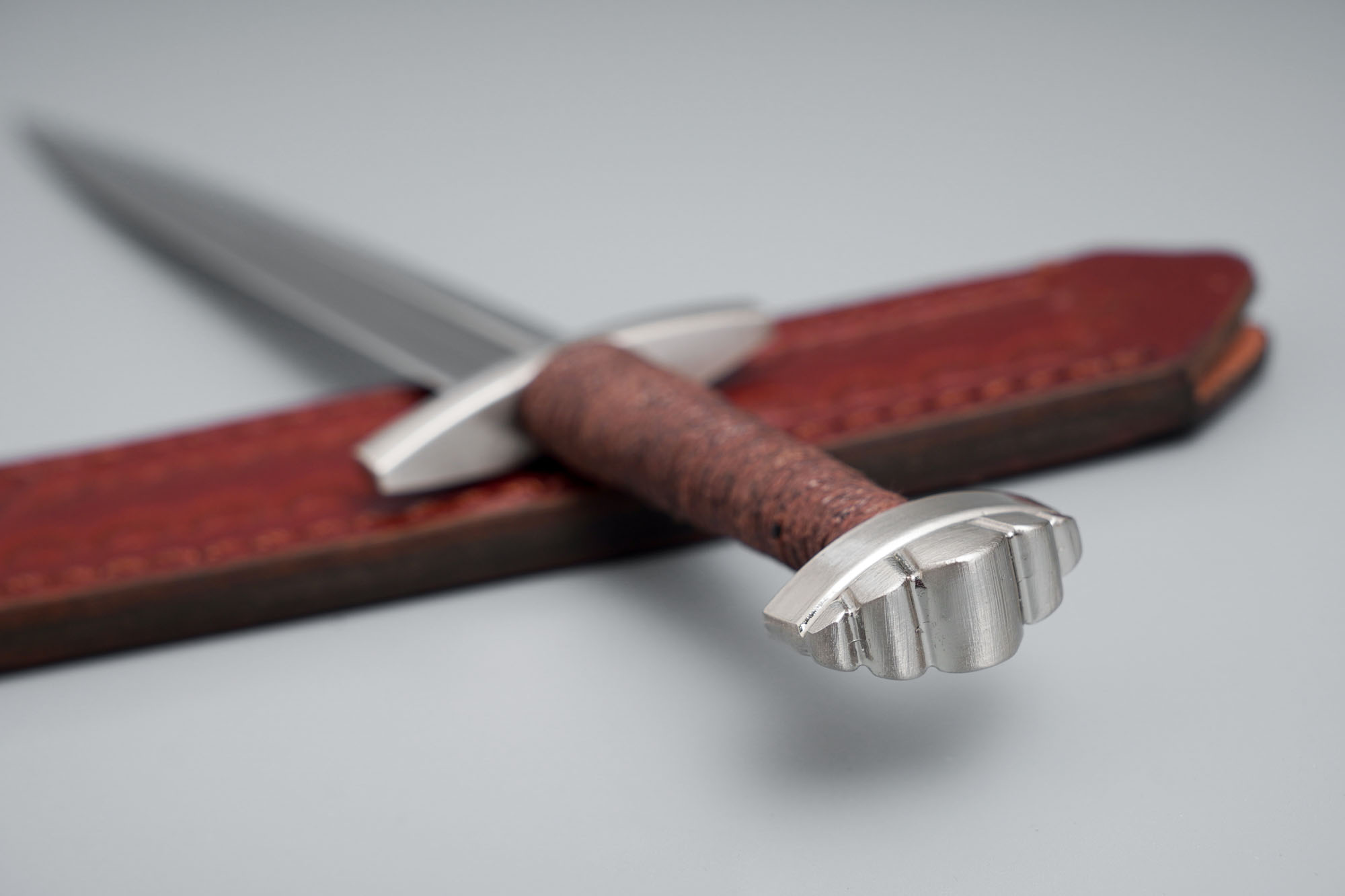 Wikinger Dolch / Brieföffner mit Scheide und Ständer