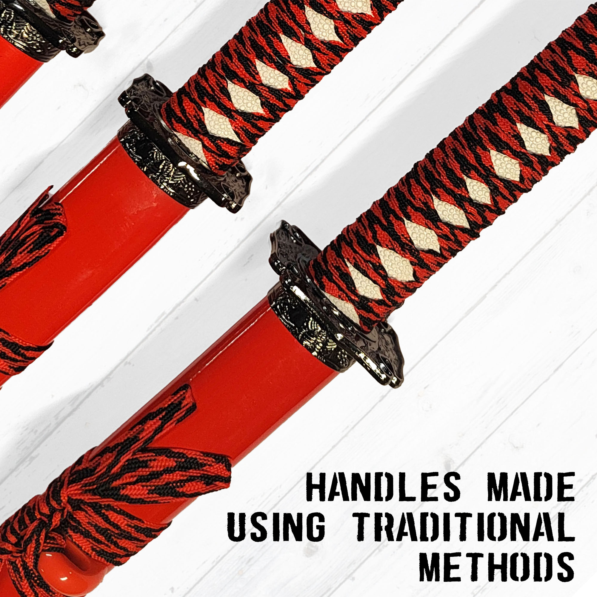 Samurai Schwert 3er Set mit Ständer - Rot (Katana, Wakizashi und Tanto) Samurai Schwert 3er Set mit Ständer - Rot (Katana, Wakizashi und Tanto)