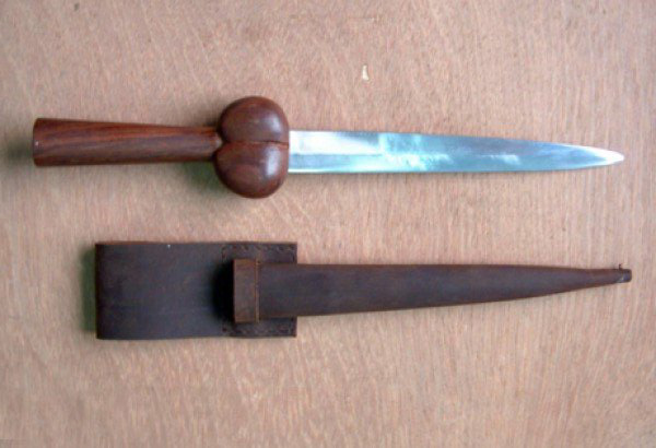 Women Bollock Dagger