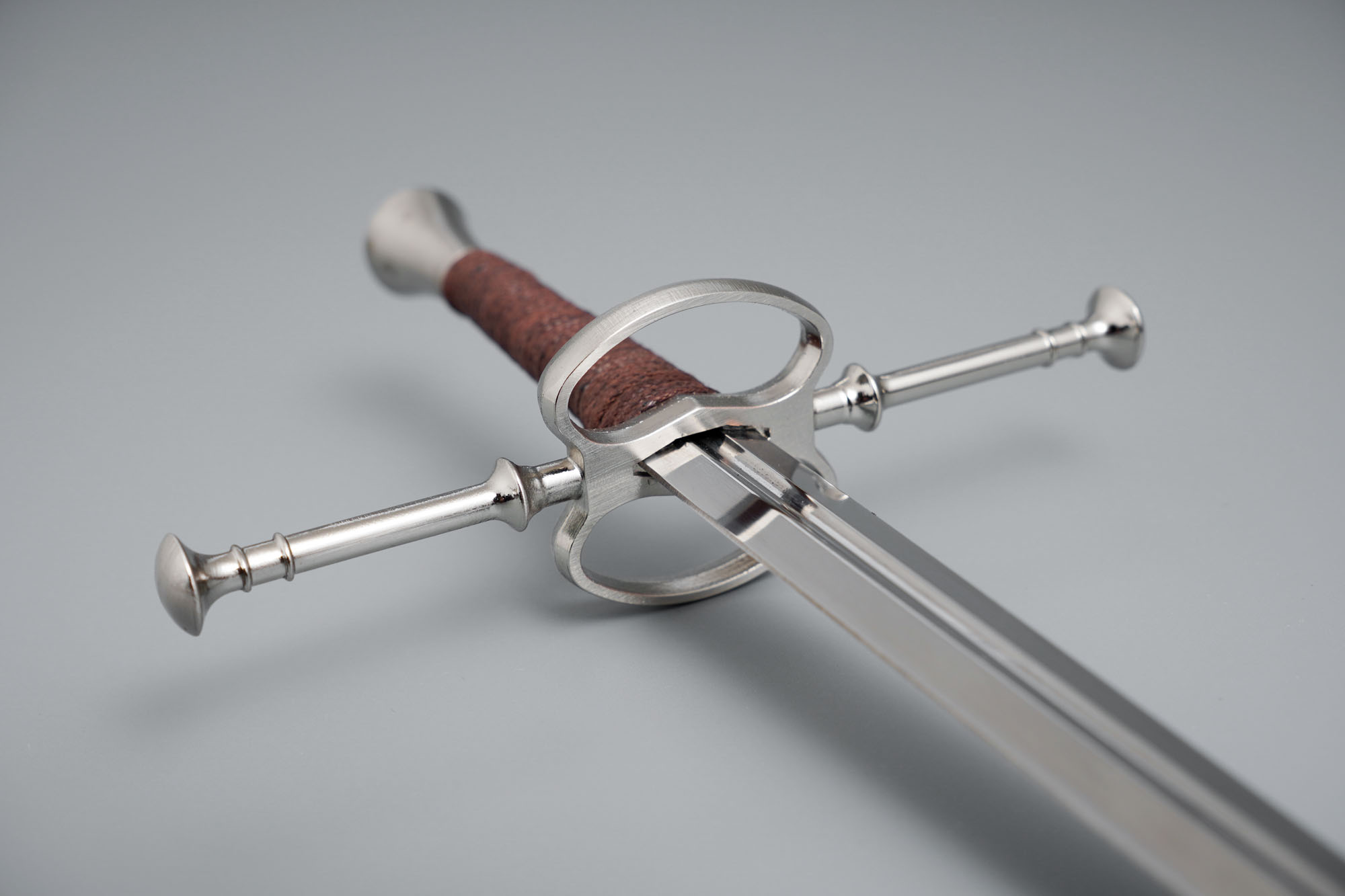 Mittelalterlicher Dolch / Brieföffner mit Scheide und Ständer