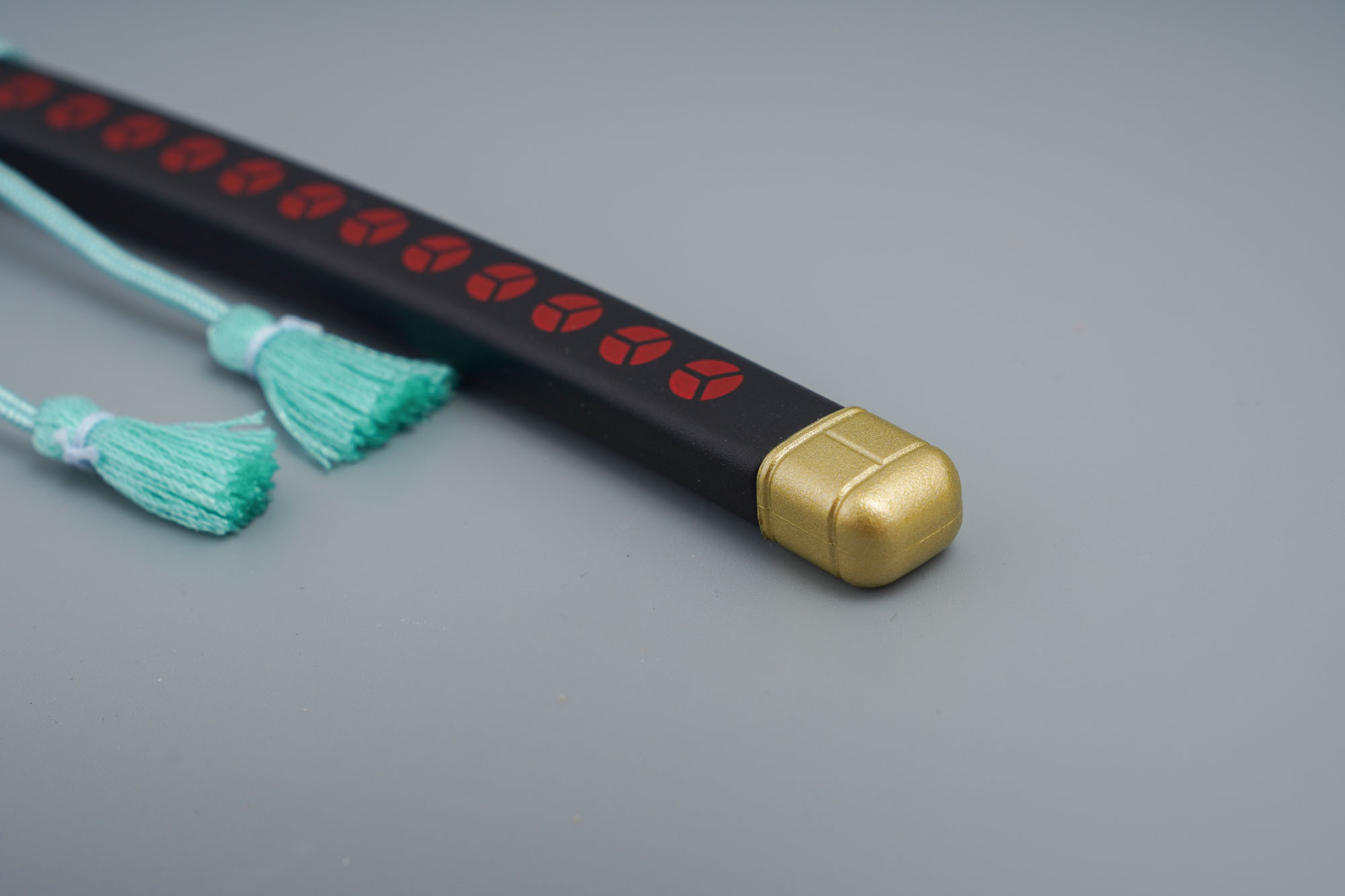 One Piece: Zoro's "Shuusui" Mini-Katana Brieföffner – Geschenk-Set in Holzbox